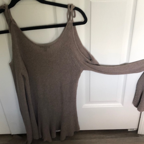 Express sweater. - Picture 5 of 5